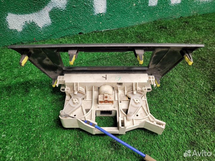 Блок управления климат-контролем Mitsubishi Lanser