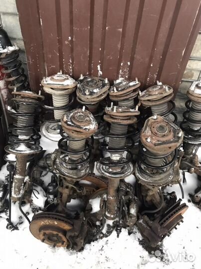 Передние стойки toyota auris E150 E180