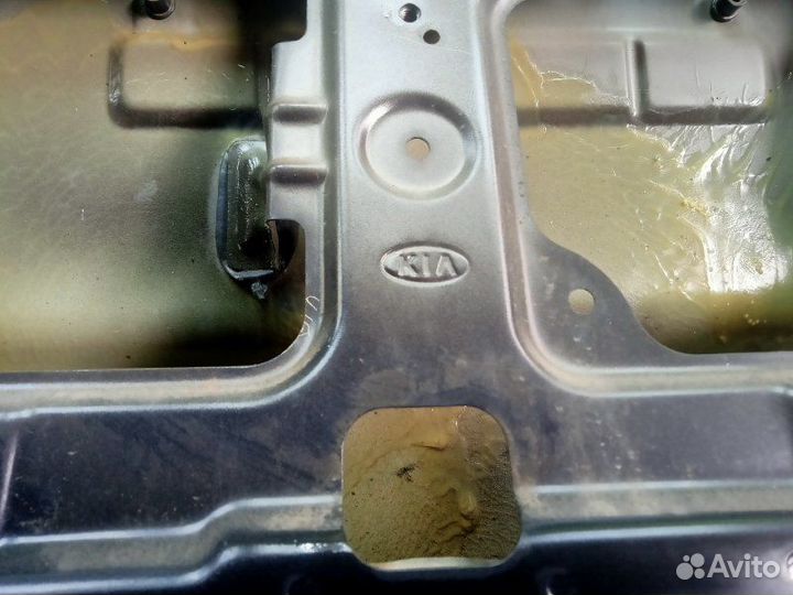 Дверь багажника задняя Kia Carens 2.0 2007