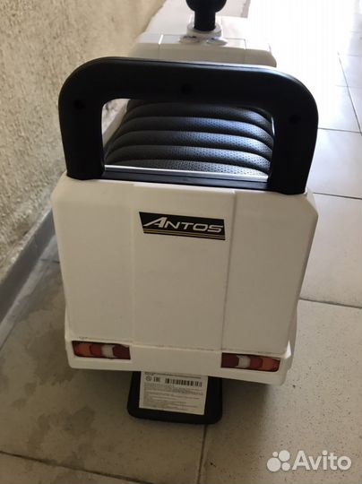 Машинка-каталка толокар Мерседес белая