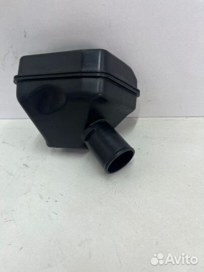 Резонатор воздушного фильтра Toyota Camry V70/V75