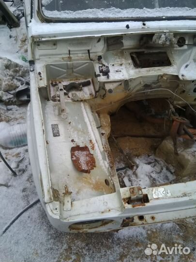 Лонжерон четверть нива