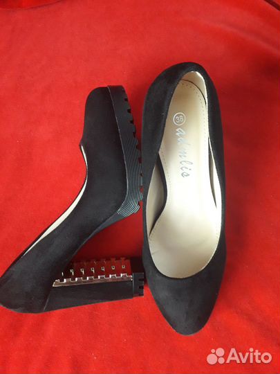 Туфли женские 38 размер новые.Исскуст. замша