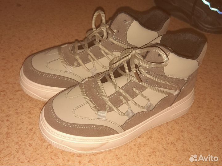 Кроссовки женские 36 размер новые
