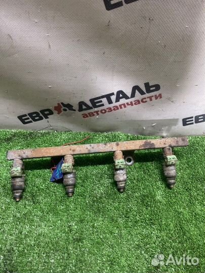 Топливная рейка с форсунками Chevrolet Lacetti