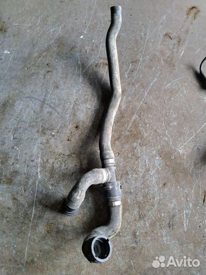 Патрубок охлаждения на BMW E65 E66