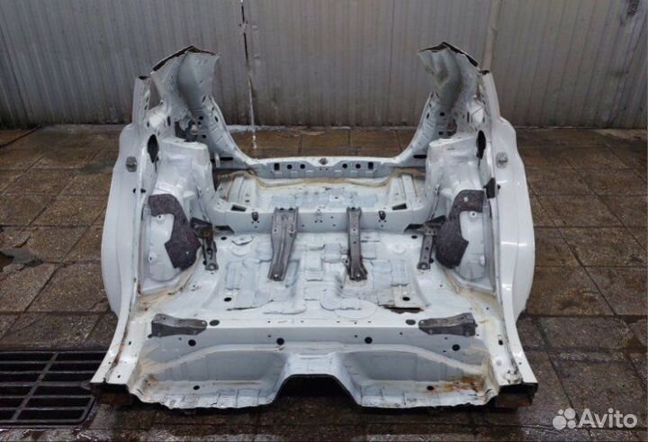 Кузов задняя часть Toyota Venza AGV15 1arfe 2013