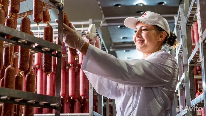 Работа на предприятии колбасного производства