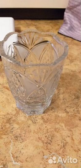 Наборы кофейный, хрустальные вазы и графин