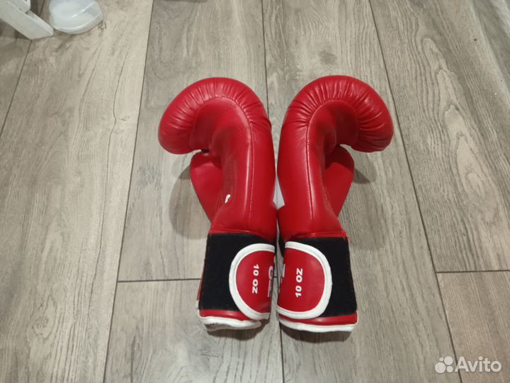 Боксерские перчатки