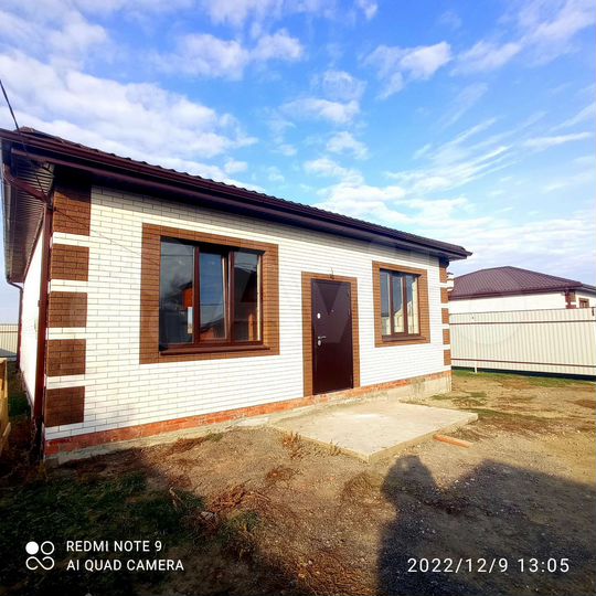 Дом 100 м² на участке 5 сот.