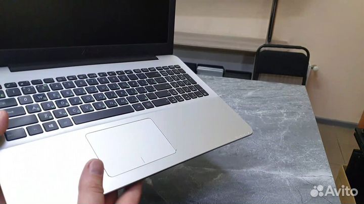 Ноутбук Asus (Intel core i5, ssd, 1 Терабайт)