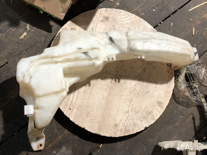 Бачок омывателя ford Focus 2 2008-2011
