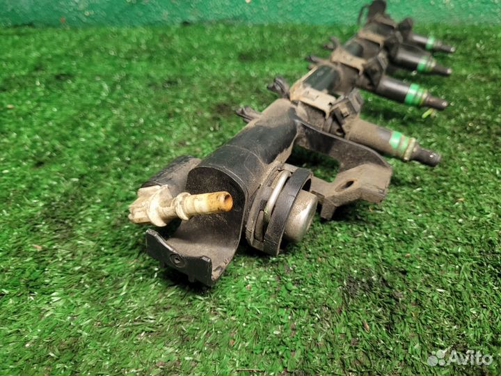 Топливная рампа на Ford Focus 2 shda