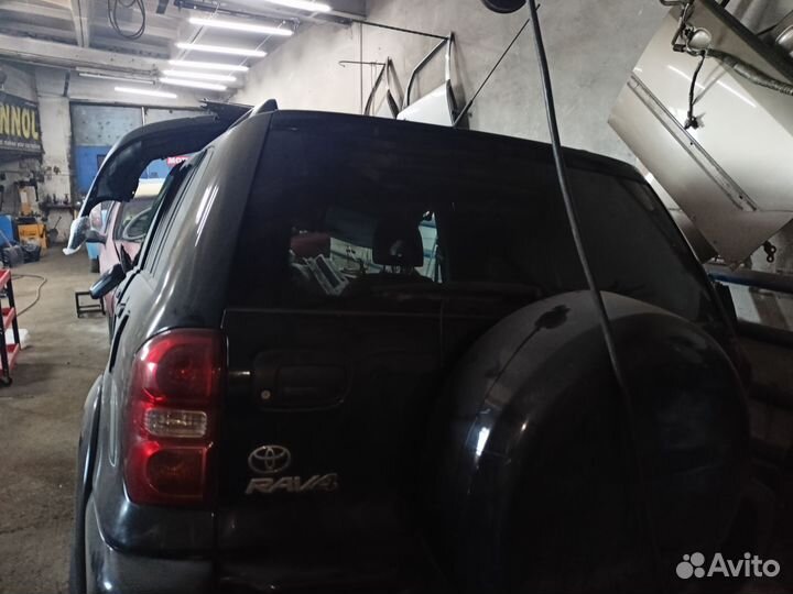 Toyota Rav4 2 поколение в разбор
