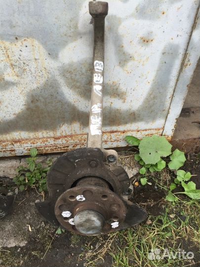 Поворотный кулак Мерседес w220 передний левый S600