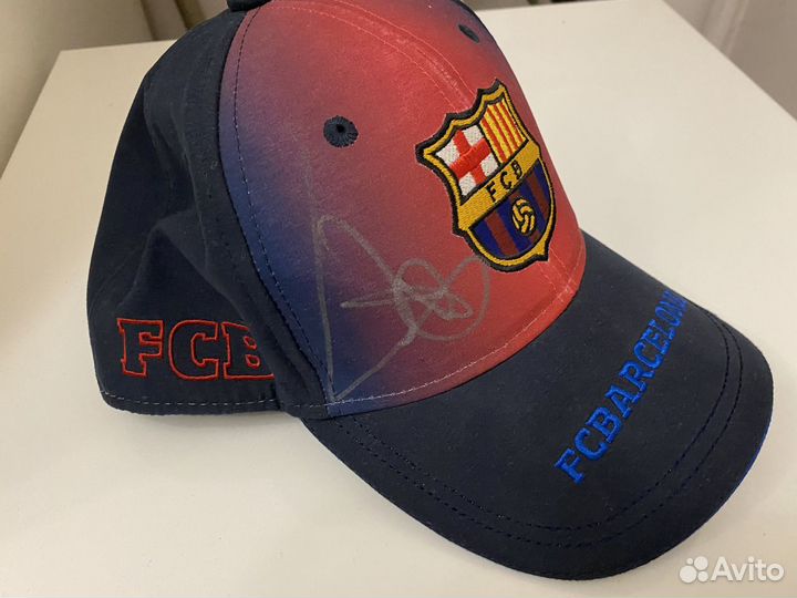 Бейсболка с автографом Карлеса Пуйоля Барселона