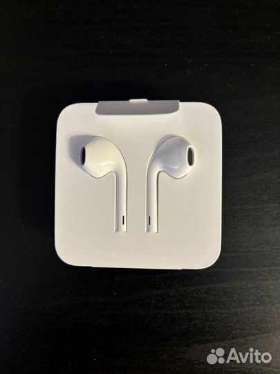 Наушники Apple EarPods Lightning