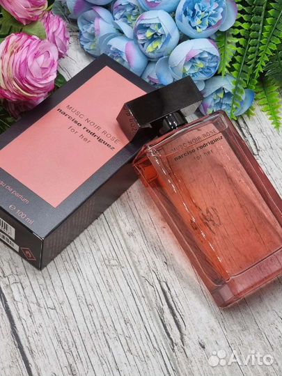 Женские духи Musk Noir Rose for Her Narciso Rodrig