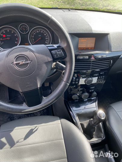 Opel Astra 1.6 МТ, 2012, 177 000 км