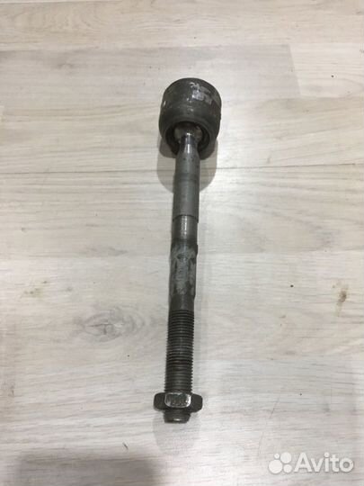 Тяга рулевая Nissan terrano D10