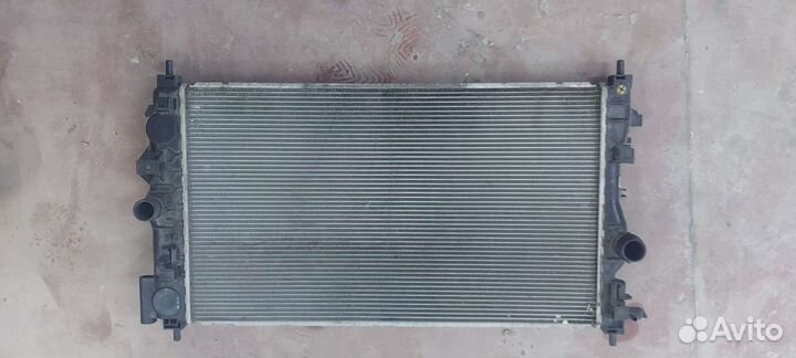 Радиатор охлаждения Opel