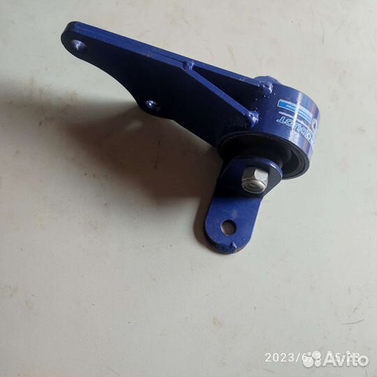 Подвеска двигателя