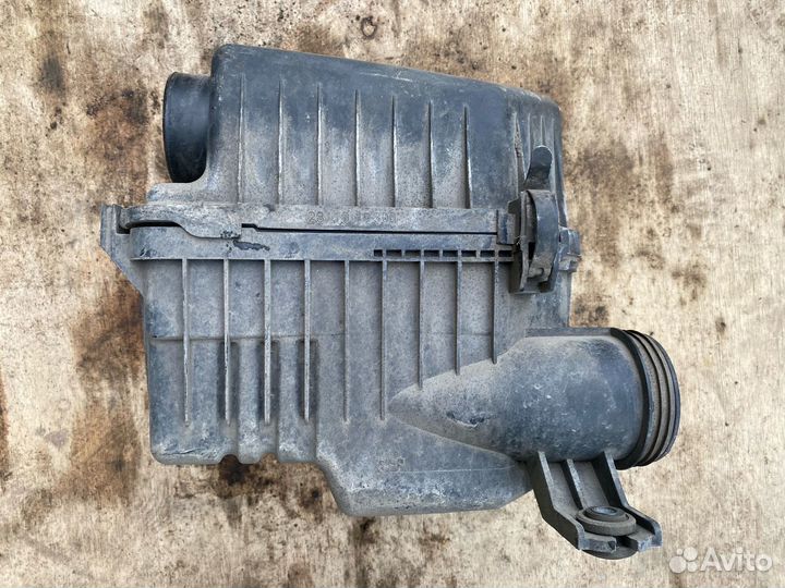 Корпус воздушного фильтра Hyundai Solaris 1