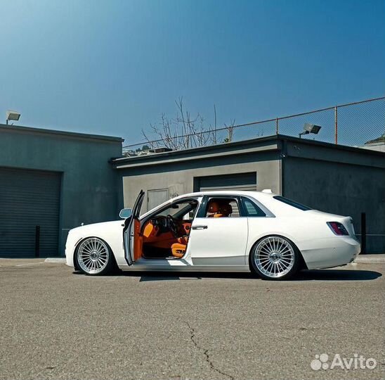 Ковные диски GT Forged R22 на Rolls-Royce Cullinan