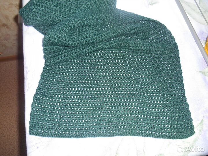 Вязаный зеленый шарф