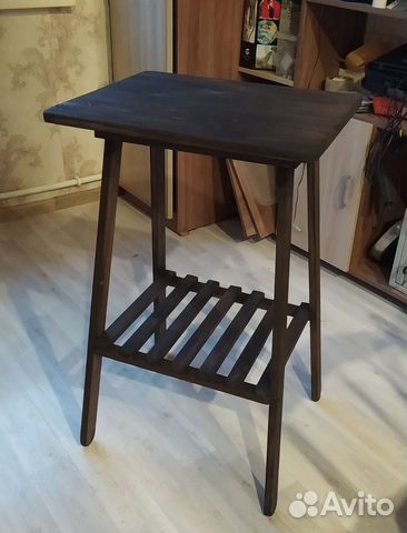 Подставка с полочкой