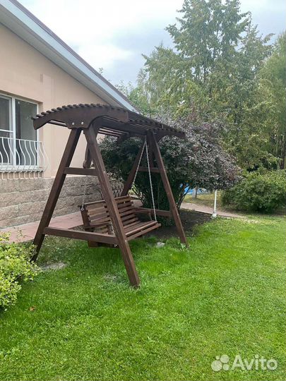 Садовые качели из дерева