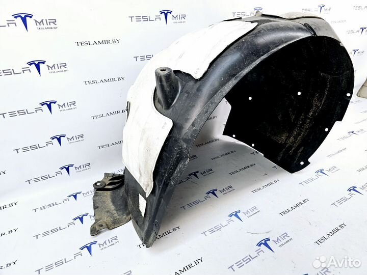 Подкрылок (защита колесных арок) передний правый