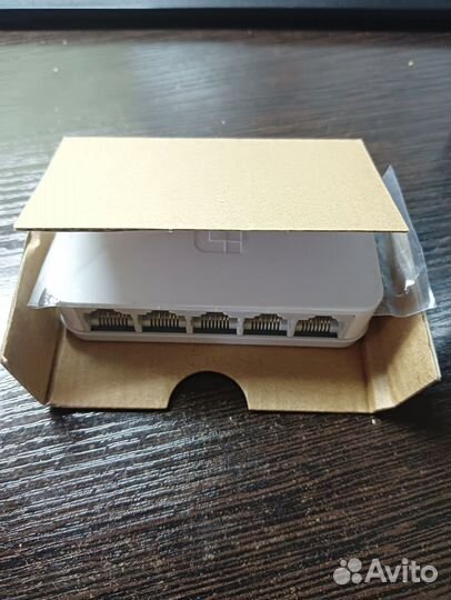 Коммутатор D-link DES-1005C