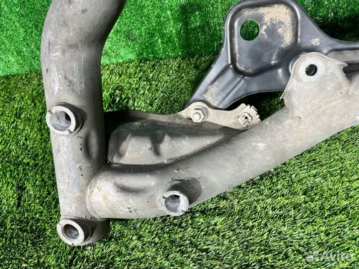 Передняя балка передняя Mercedes-Benz C-Class W204