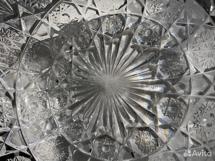 Большая хрустальная ваза