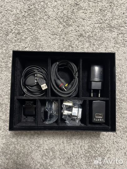 Vertu Constellation T нержавеющая сталь черная кожа аллигатора, 16 ГБ