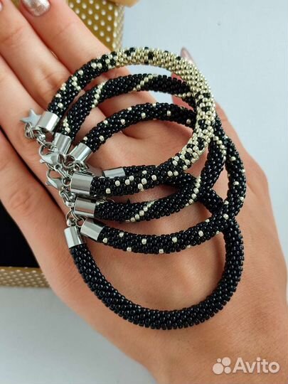 Стильный сет браслетов из японского бисера