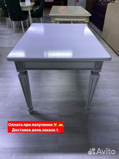 Раскладной обеденный стол. Столы, стулья
