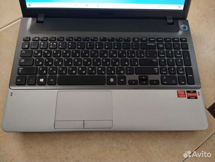 Ноутбук Samsung 