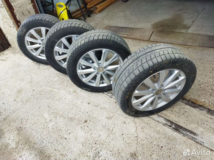 Bridgestone Blizzak VRX 205/55 R16