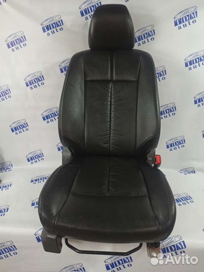 Комплект кожаных сидений и Nissan Altima L32