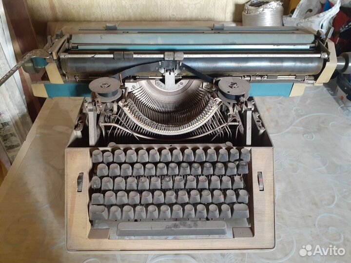 Пишущая машинка