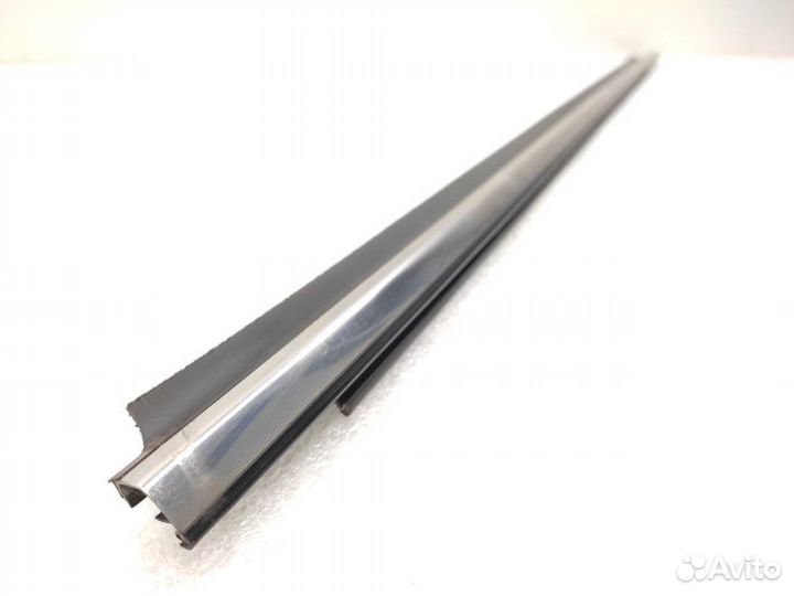 Молдинг стекла передний левый Mitsubishi Outlander