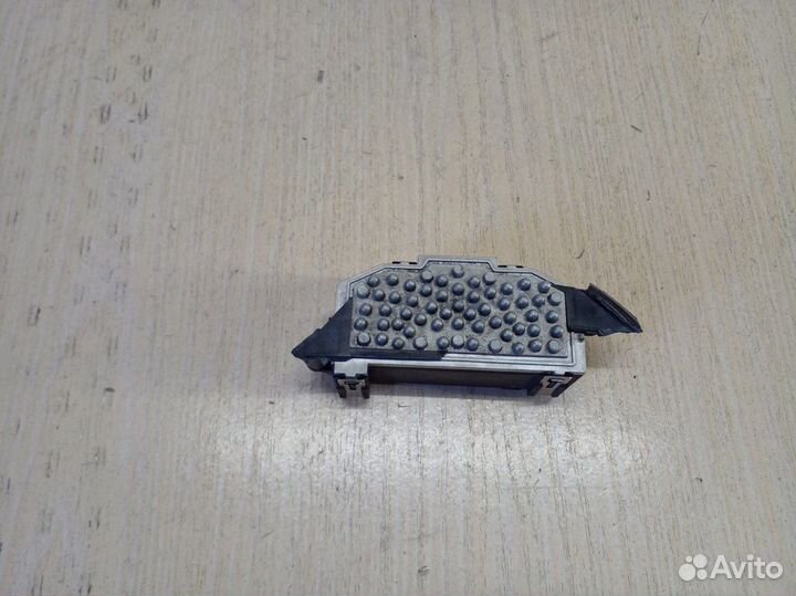 Резистор отопителя Skoda Rapid 2017 год