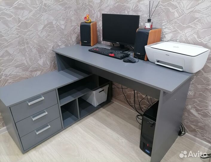 Продам стол