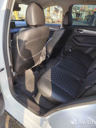 Чехлы экокожа ромб чёрные автопилот Хавал Жулион