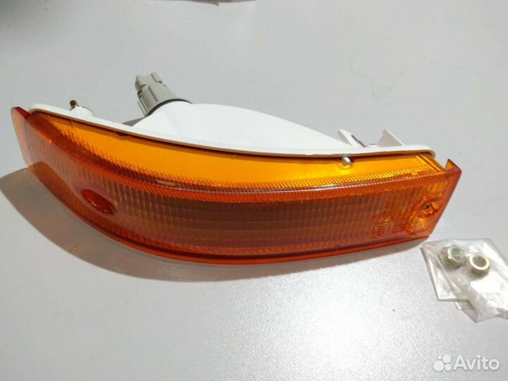 Указатель поворота левый Toyota Corola 81520-80054