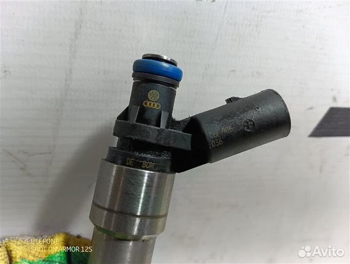 Форсунка топливная Volkswagen Passat B6 2.0 BVY