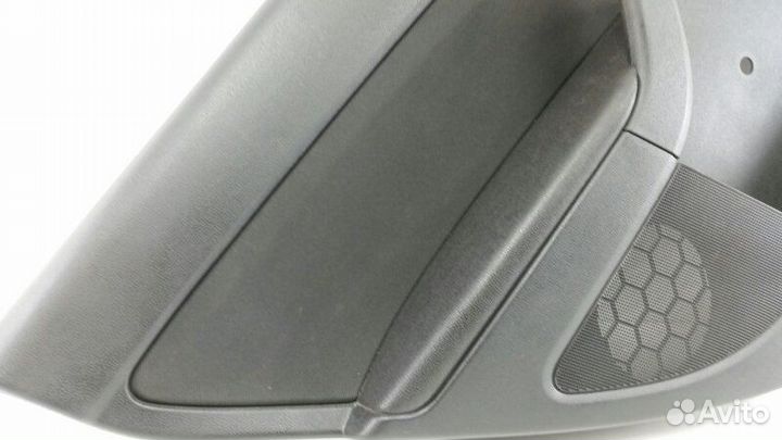 Обшивка двери задняя левая Skoda Yeti 5L cbzb 2010